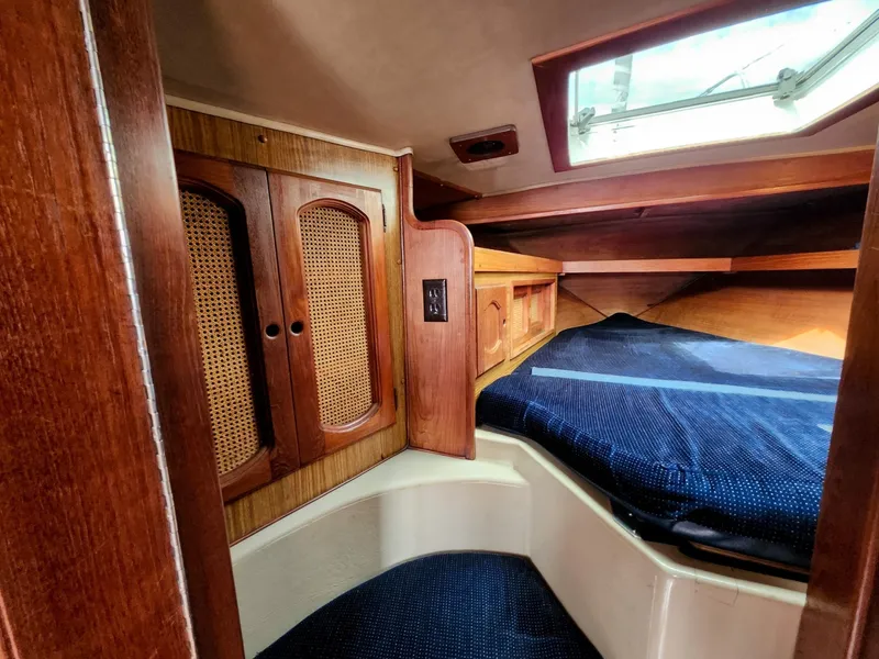 Slide: The Image of Gulf Pilothouse 32 1988 - 21