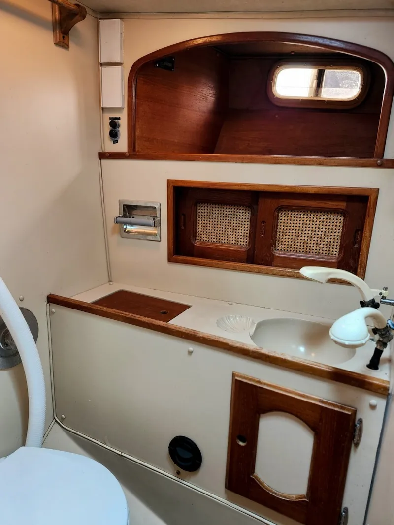 Slide: The Image of Gulf Pilothouse 32 1988 - 25