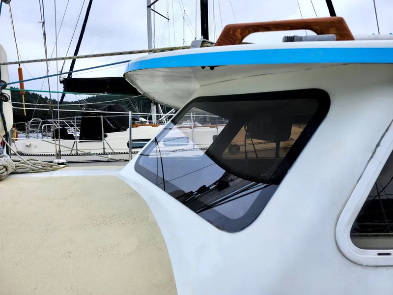 Slide: The Image of Gulf Pilothouse 32 1988 - 5