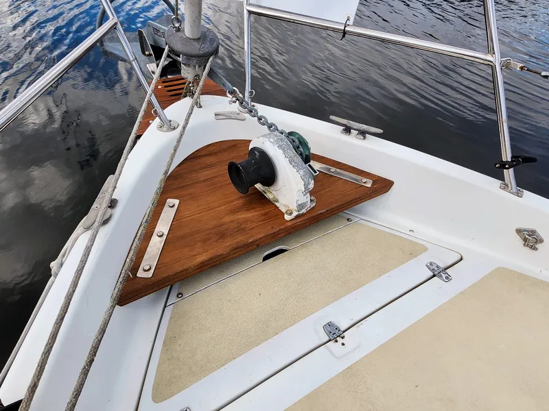 Slide: The Image of Gulf Pilothouse 32 1988 - 9