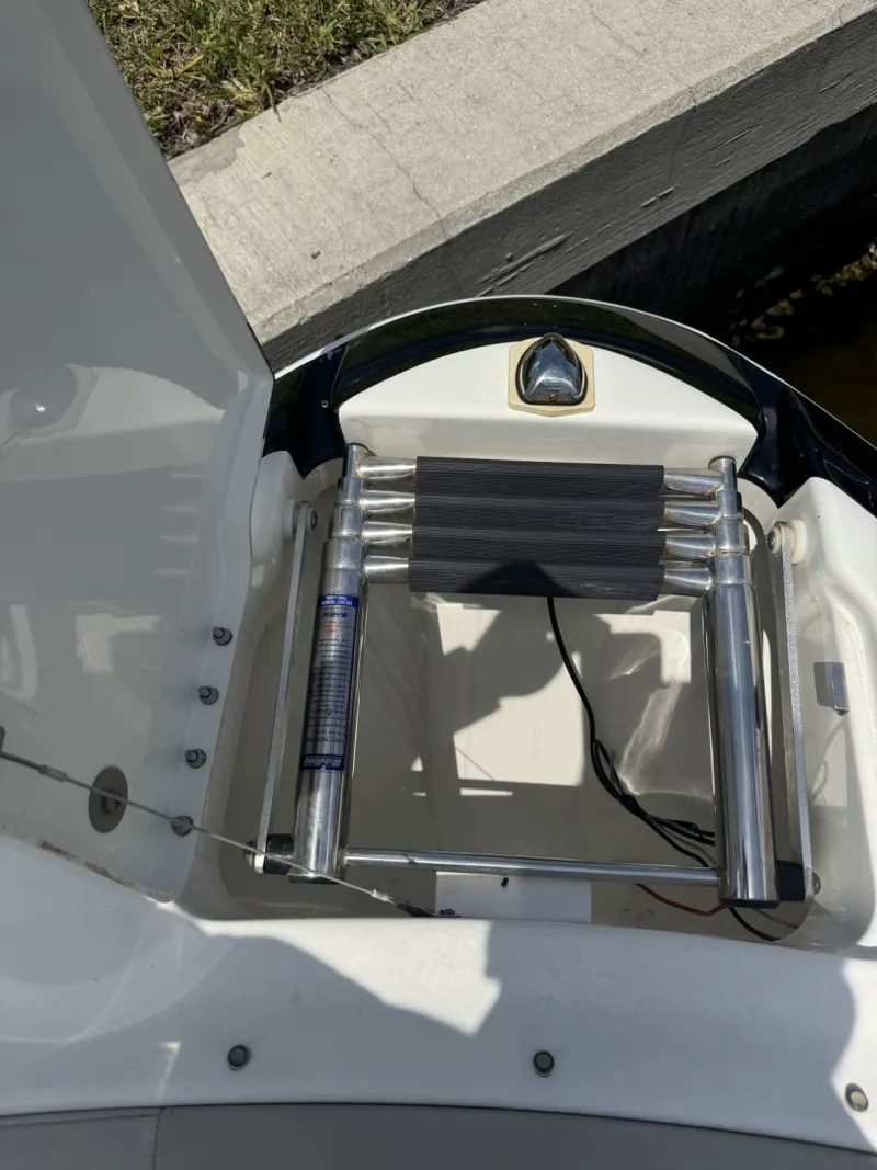 Slide: The Image of Formula Bowrider 2014 - 15