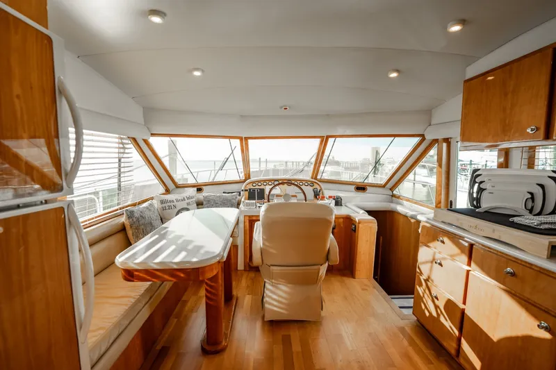 Slide: The Image of Navigator 5700 Rival Pilothouse 2004 - 19
