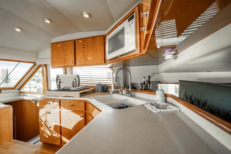 Slide: The Image of Navigator 5700 Rival Pilothouse 2004 - 20