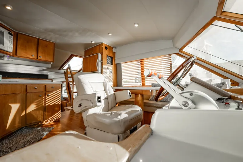 Slide: The Image of Navigator 5700 Rival Pilothouse 2004 - 27