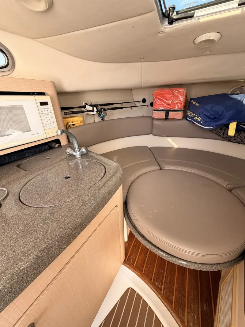 Slide: The Image of Boston Whaler 2000 - 10
