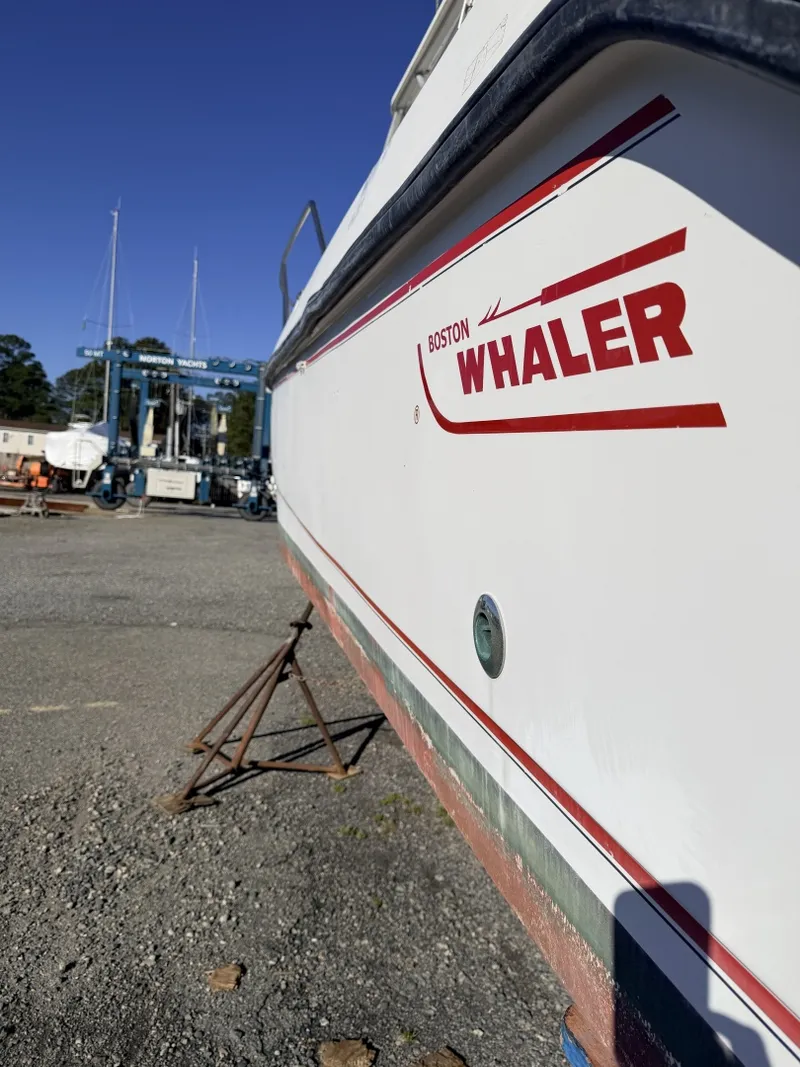 Slide: The Image of Boston Whaler 2000 - 3