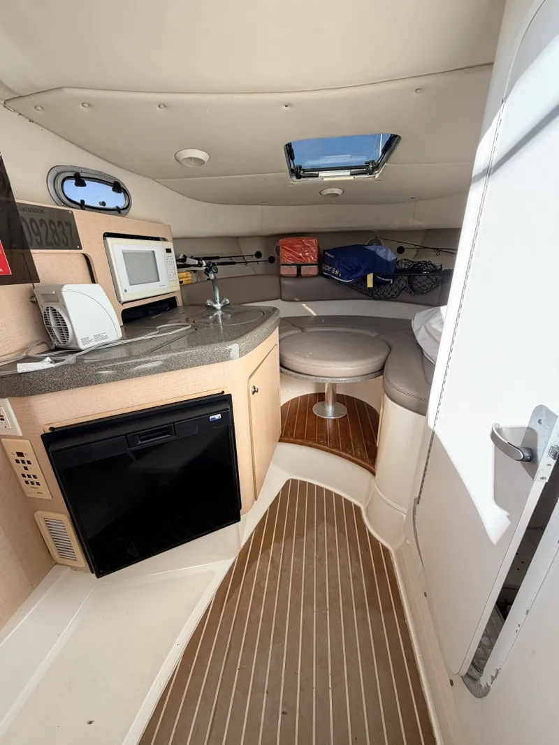 Slide: The Image of Boston Whaler 2000 - 8