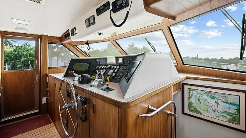 Slide: The Image of Hatteras Motor Yacht 1989 - 10