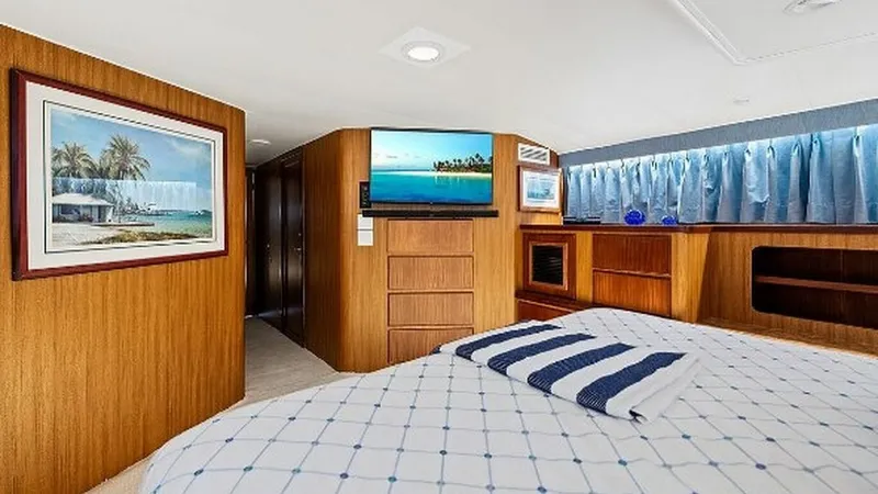 Slide: The Image of Hatteras Motor Yacht 1989 - 12