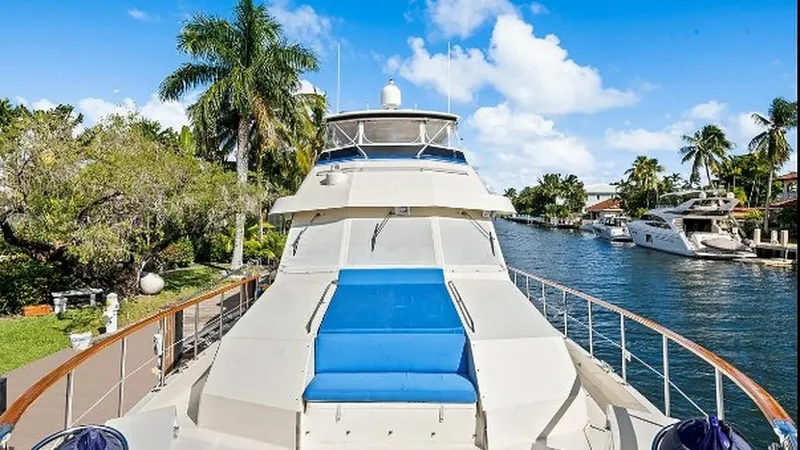 Slide: The Image of Hatteras Motor Yacht 1989 - 26