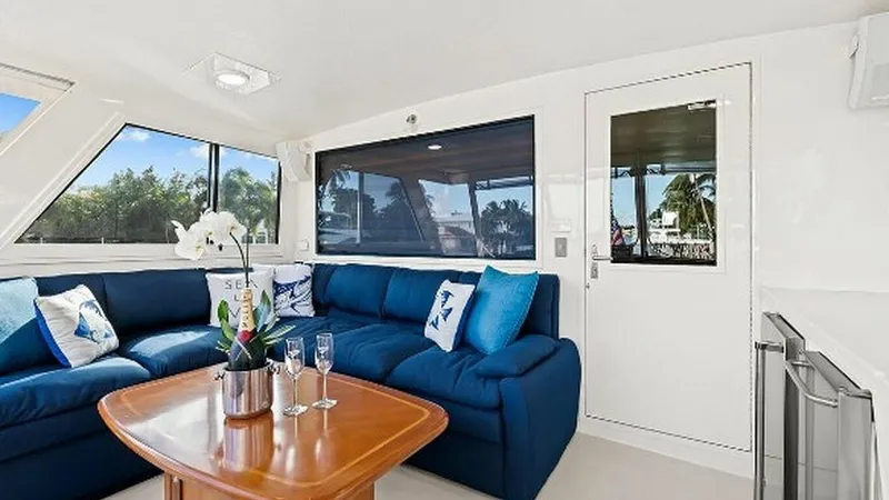 Slide: The Image of Hatteras Motor Yacht 1989 - 27