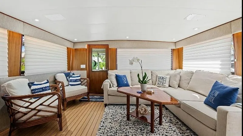 Slide: The Image of Hatteras Motor Yacht 1989 - 3