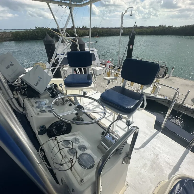 Slide: The Image of Hatteras 43 Convertible 1981 - 10