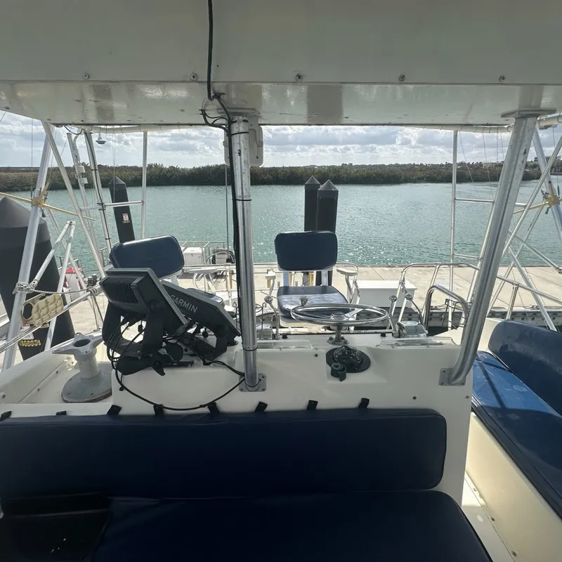 Slide: The Image of Hatteras 43 Convertible 1981 - 14