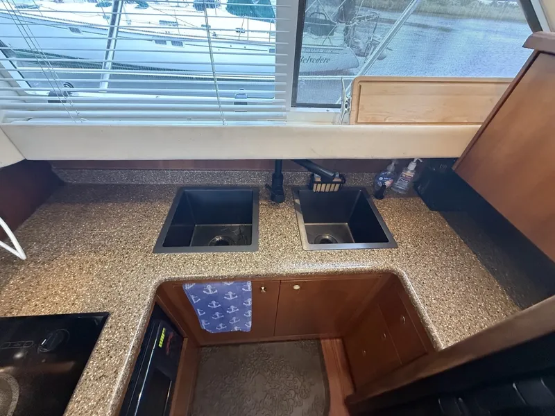 Slide: The Image of Cruisers 4450 Express Motor Yacht 2001 - 13