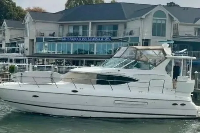 Slide: The Image of Cruisers 4450 Express Motor Yacht 2001 - 2