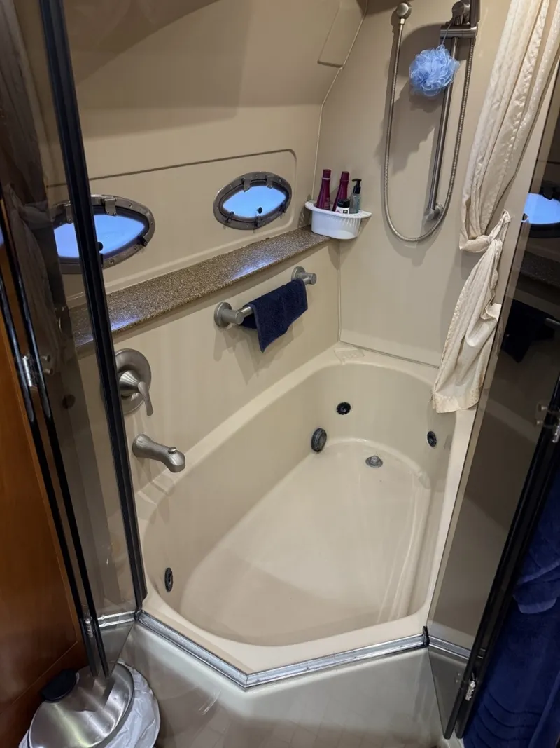 Slide: The Image of Cruisers 4450 Express Motor Yacht 2001 - 26
