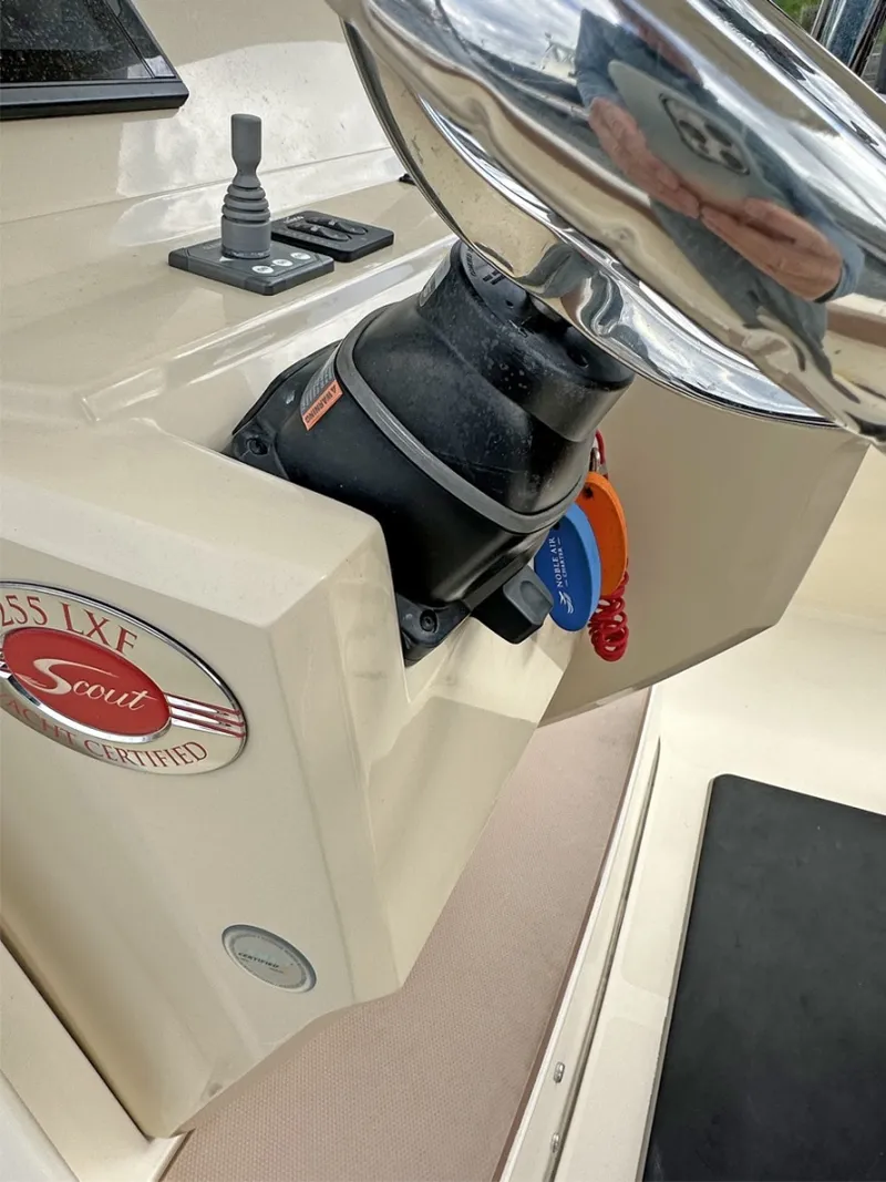 Slide: The Image of Scout 255 LXF 2017 - 13