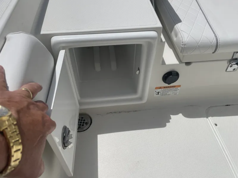 Slide: The Image of Ranger 2510 Bay 2022 - 33