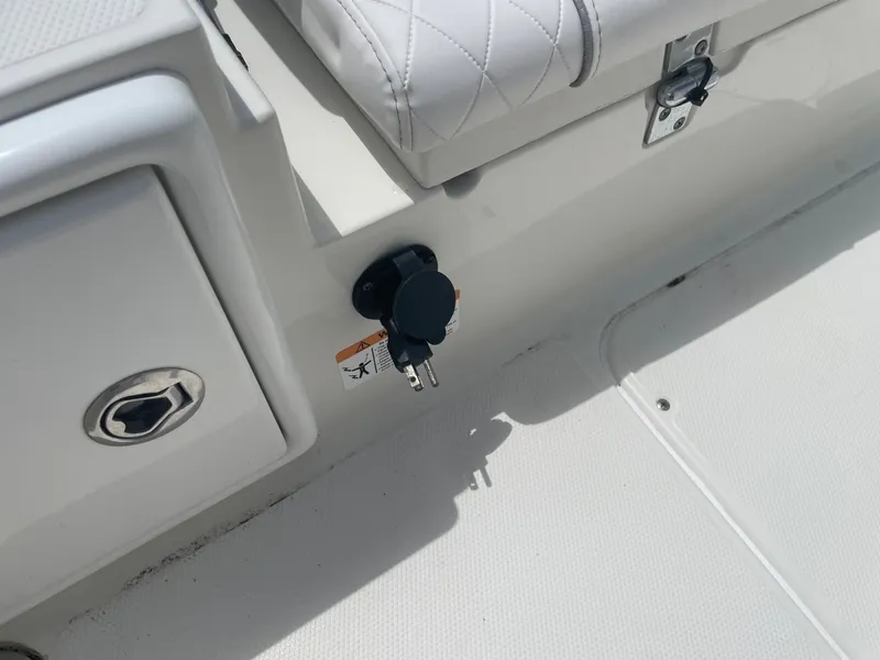 Slide: The Image of Ranger 2510 Bay 2022 - 34