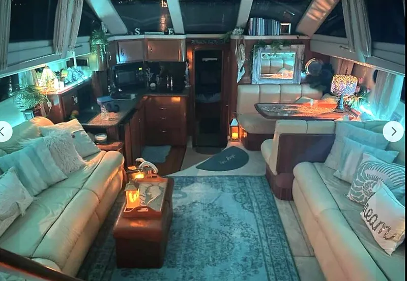 Slide: The Image of Carver Yachts 2003 - 19
