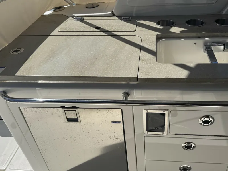 Slide: The Image of Boston Whaler 380 Realm 2024 - 4