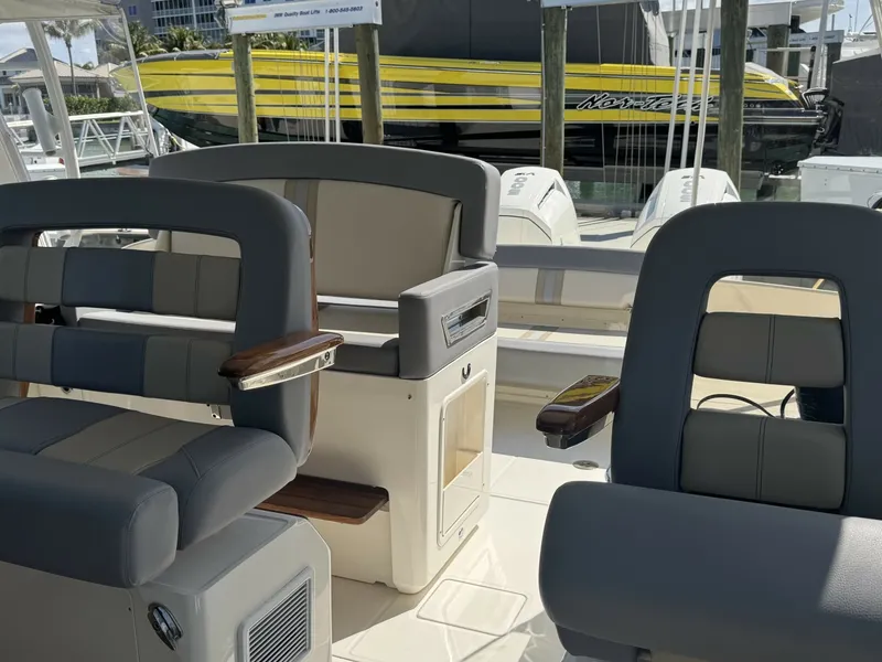 Slide: The Image of Boston Whaler 380 Realm 2024 - 6