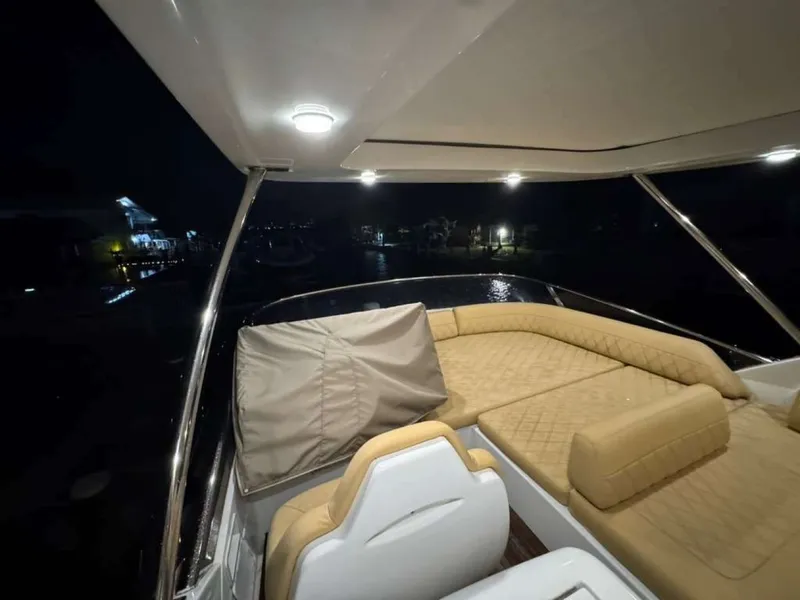 Slide: The Image of Azimut 64 2014 - 10