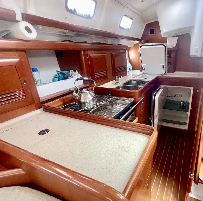 Slide: The Image of Beneteau 423 2007 - 6