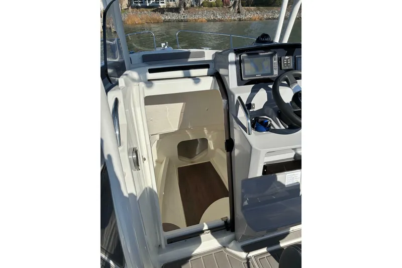 Slide: The Image of Jeanneau Leader 6.5 CC Series 2022 - 5
