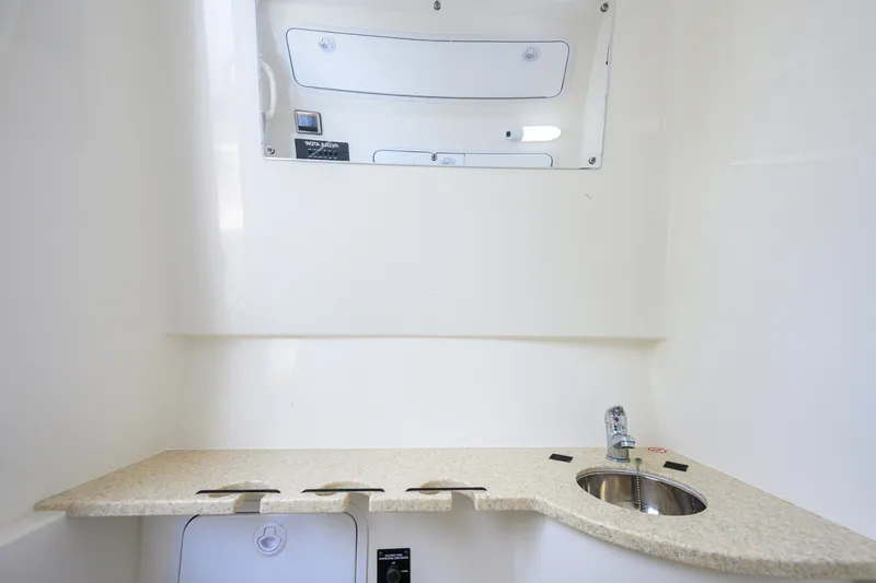 Slide: The Image of Regulator Marine Center Console 2019 - 34