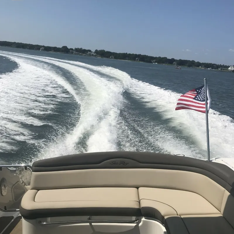 Slide: The Image of Sea Ray Sundancer 370 2017 - 11