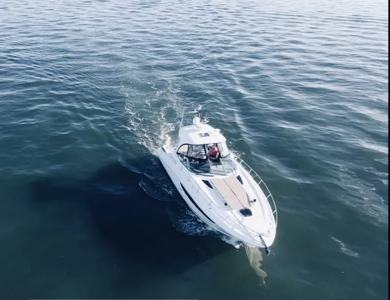 Slide: The Image of Sea Ray Sundancer 370 2017 - 2