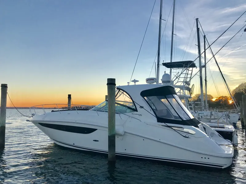Slide: The Image of Sea Ray Sundancer 370 2017 - 6