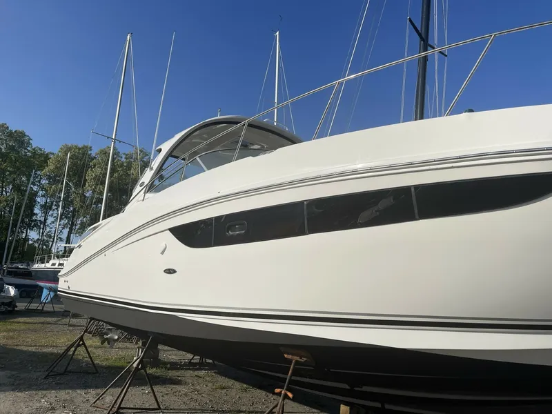 Slide: The Image of Sea Ray Sundancer 370 2017 - 8