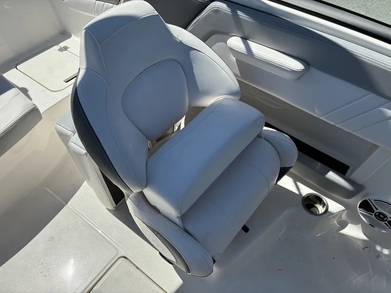 Slide: The Image of Chaparral 21 H2O Sport 2019 - 12