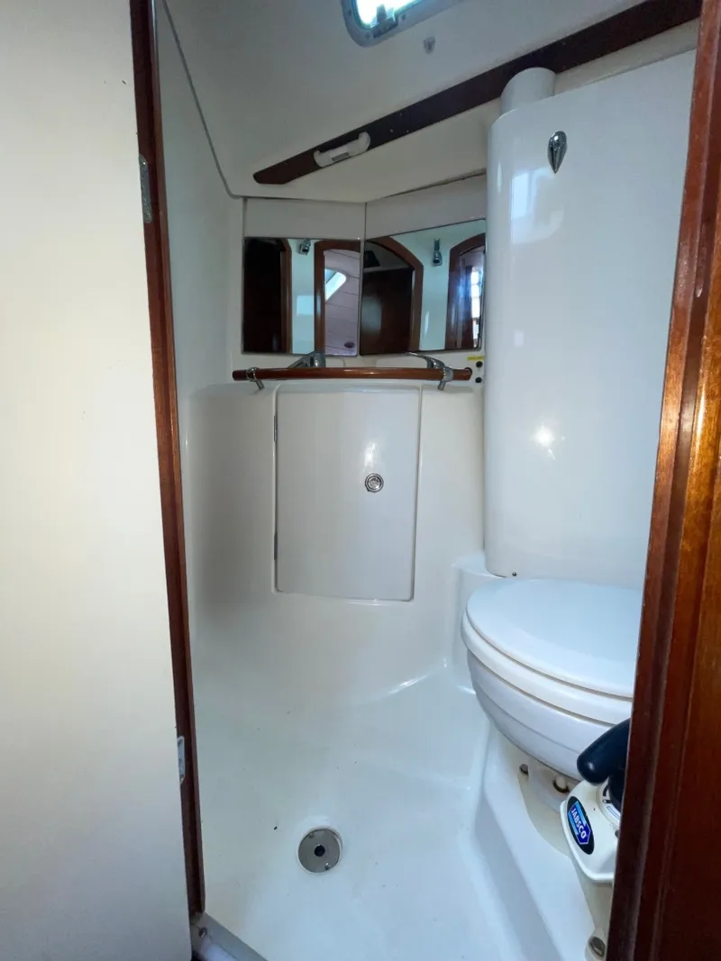 Slide: The Image of Beneteau 423 2004 - 15