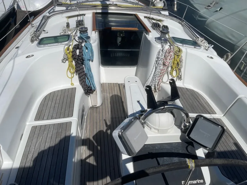 Slide: The Image of Beneteau 423 2004 - 9