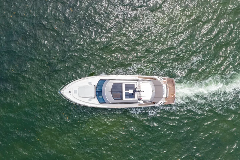 Slide: The Image of Riviera 6000 SPORT YACHT 2024 - 37