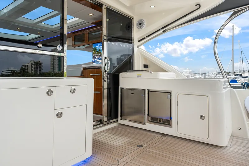 Slide: The Image of Riviera 6000 SPORT YACHT 2024 - 46