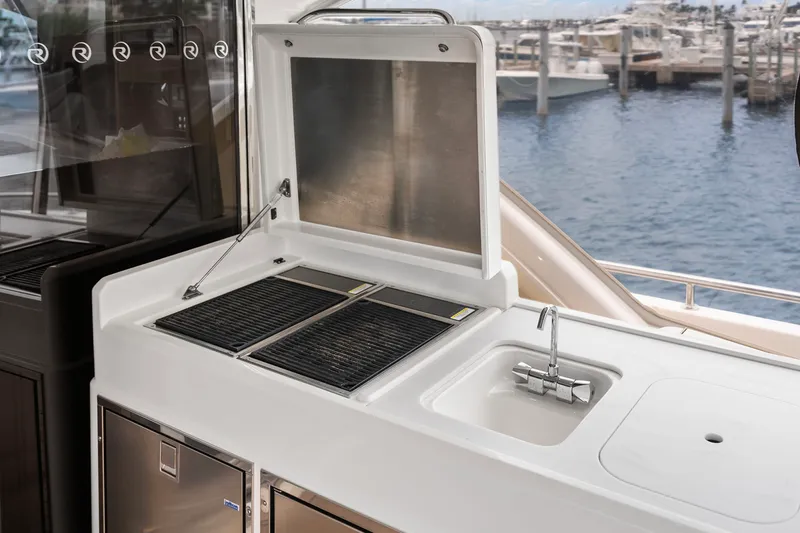 Slide: The Image of Riviera 6000 SPORT YACHT 2024 - 49