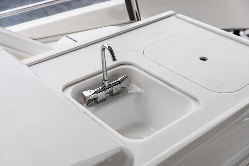 Slide: The Image of Riviera 6000 SPORT YACHT 2024 - 50