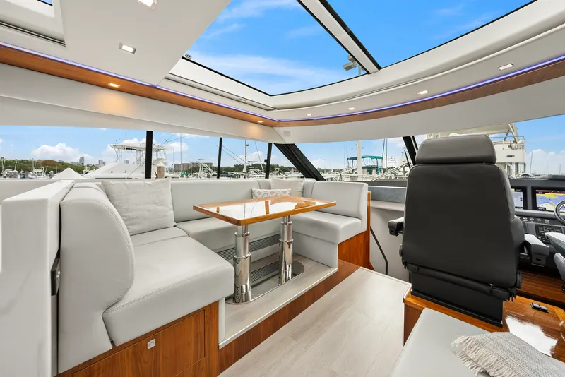 Slide: The Image of Riviera 6000 SPORT YACHT 2024 - 64