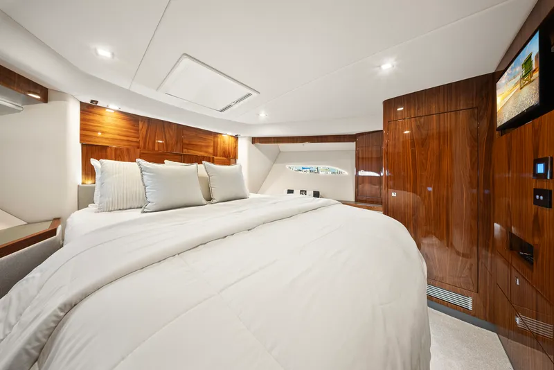 Slide: The Image of Riviera 6000 SPORT YACHT 2024 - 68