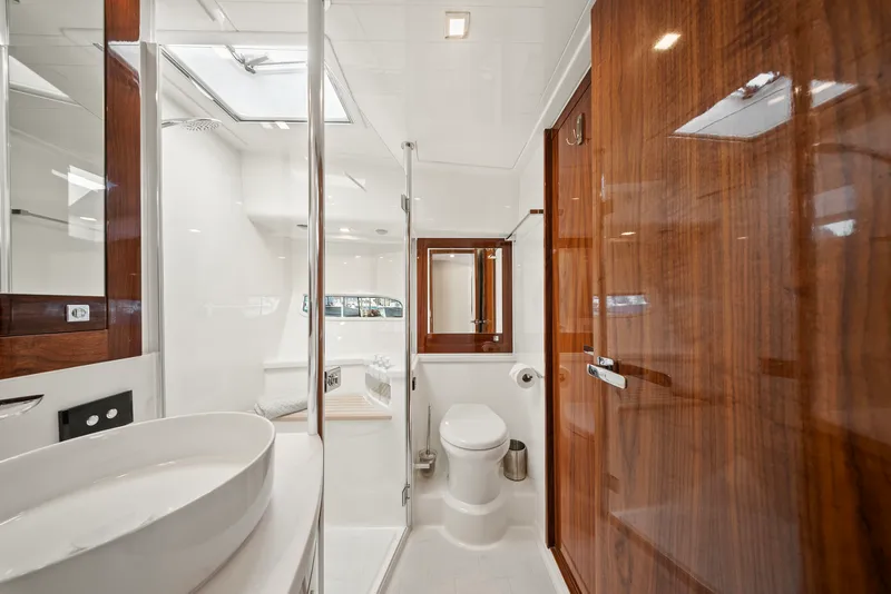 Slide: The Image of Riviera 6000 SPORT YACHT 2024 - 72