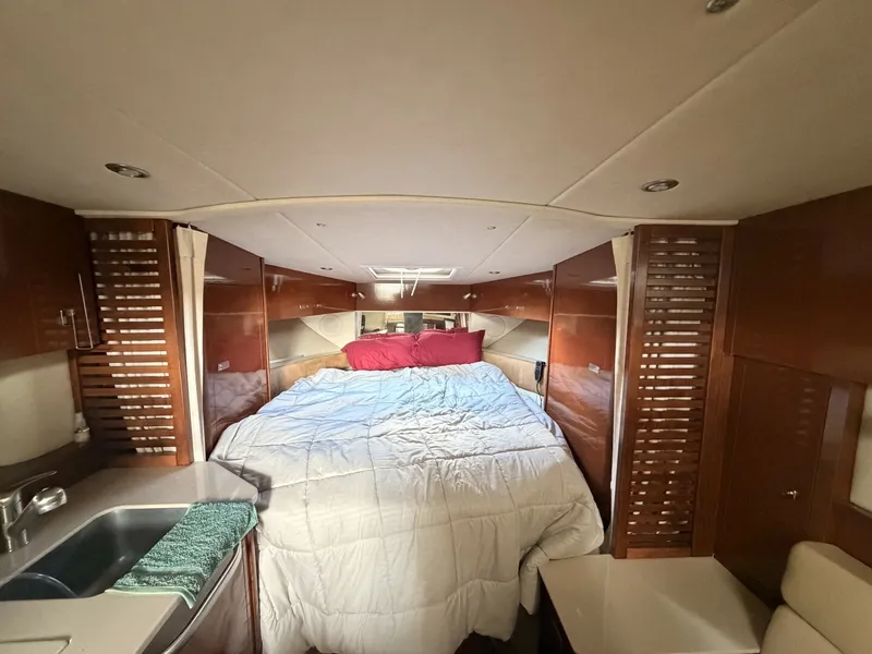Slide: The Image of Sea Ray 370 Sundancer 2010 - 11