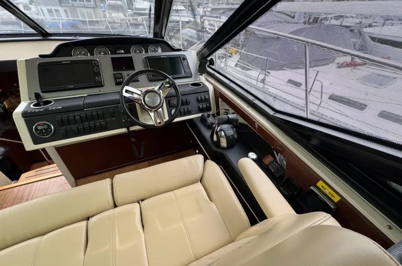 Slide: The Image of Sea Ray Sundancer 510 2015 - 10