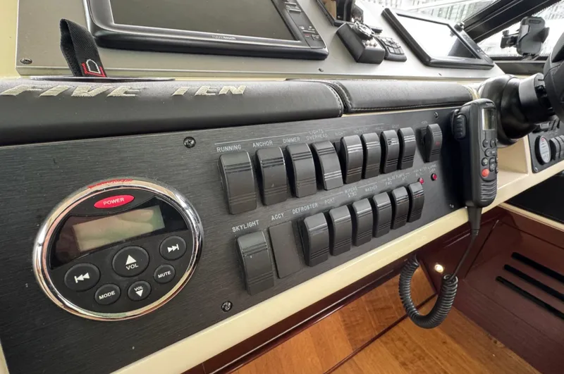 Slide: The Image of Sea Ray Sundancer 510 2015 - 17