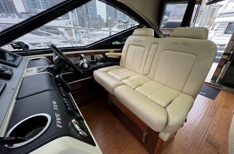 Slide: The Image of Sea Ray Sundancer 510 2015 - 8