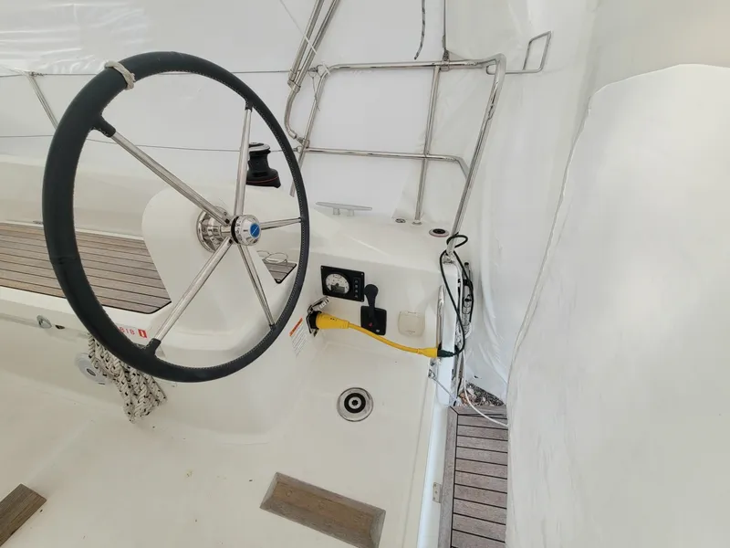 Slide: The Image of Beneteau 30.1 2020 - 11